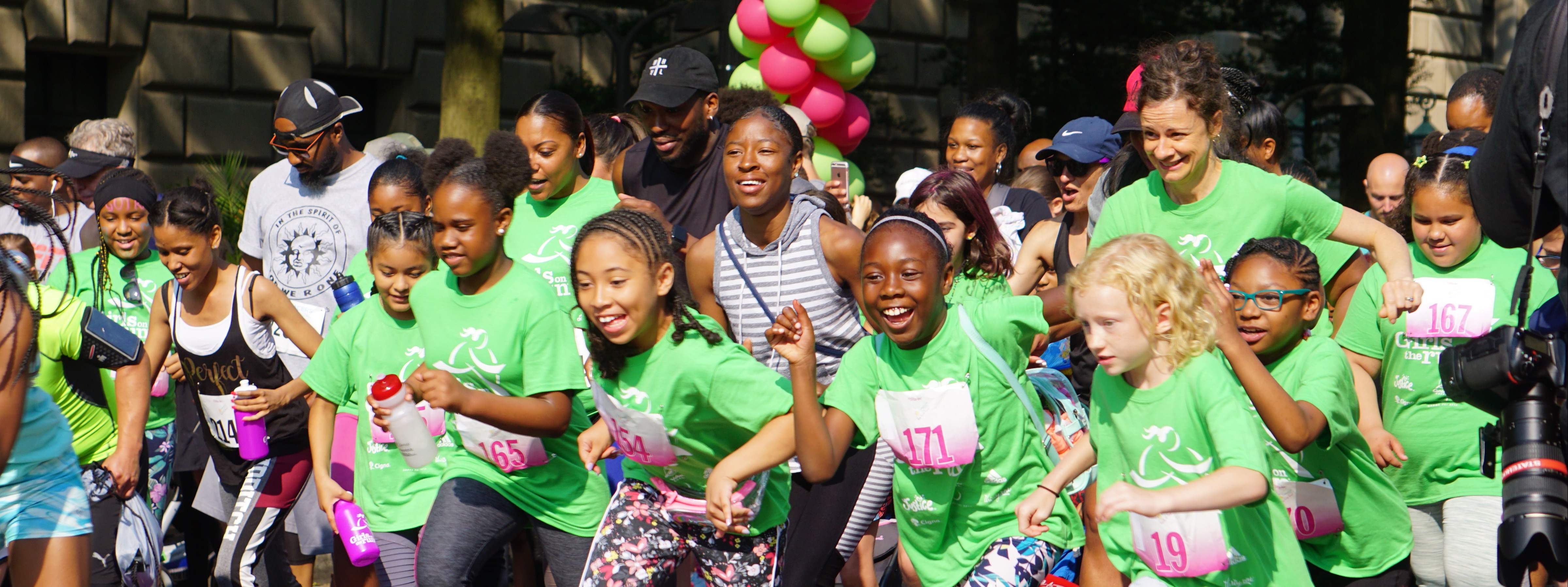 GIRLS ON THE RUN - DC